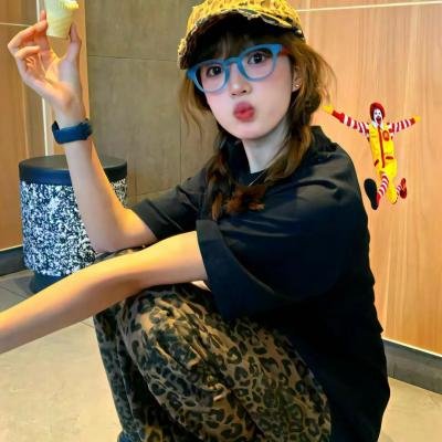 少女们向荒野进发 海报